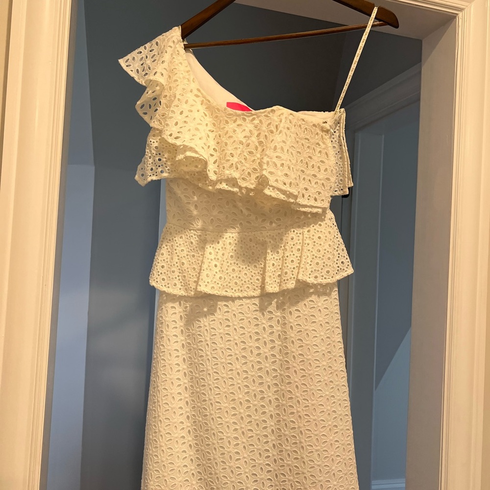 Lilly Pulitzer excellent condition one shoulder eyelet dress. Size 0